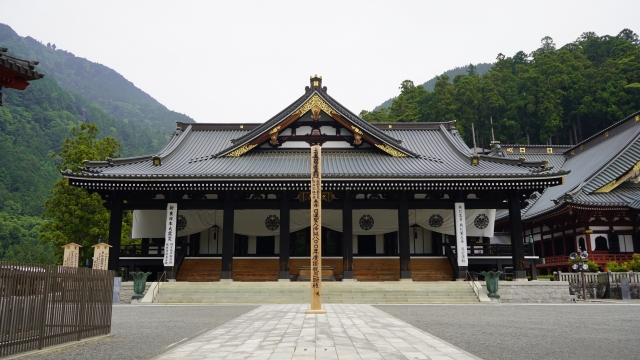 身延山久遠寺の本堂
